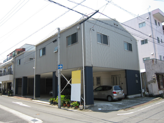 鉄骨リノベーション 重量鉄骨造のガレージ兼倉庫を住宅にリフォーム 静岡市清水区 静岡の重量鉄骨住宅 注文住宅 ならアイディースリーの池田建設 地震に強い住宅 津波対策住宅 ３階建狭小住宅