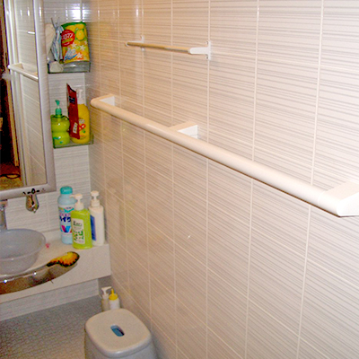 トイレ手すり